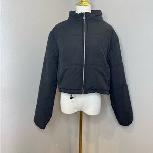 PrettyLittleThing Black Cropped Puffer Jacket New with Tags Size 8